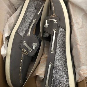 New in Box sperry coil ivy dark grey